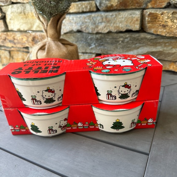 NWT Hello Kitty Holiday Christmas ramekin set of 4 - Picture 3 of 3